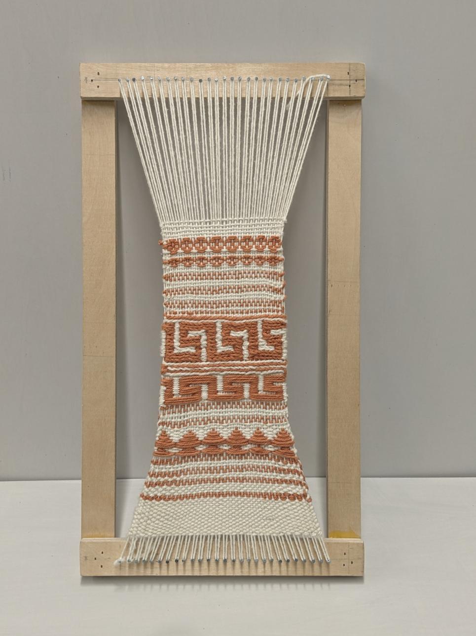 Recreation of an ancient hand loom 