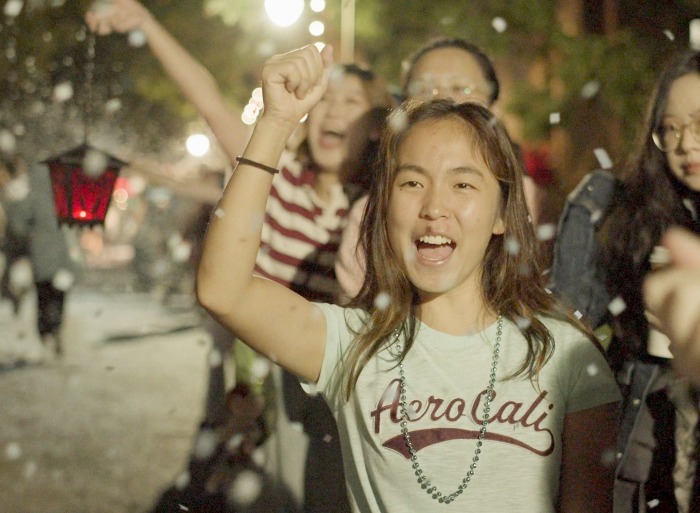 students cheer at Parade Night