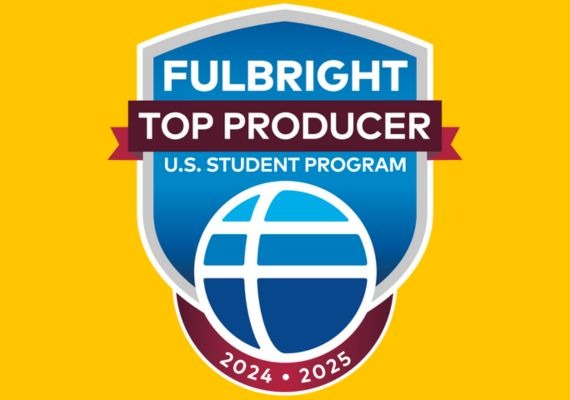 Badge designating Bryn Mawr as a Top Fulbright Producer