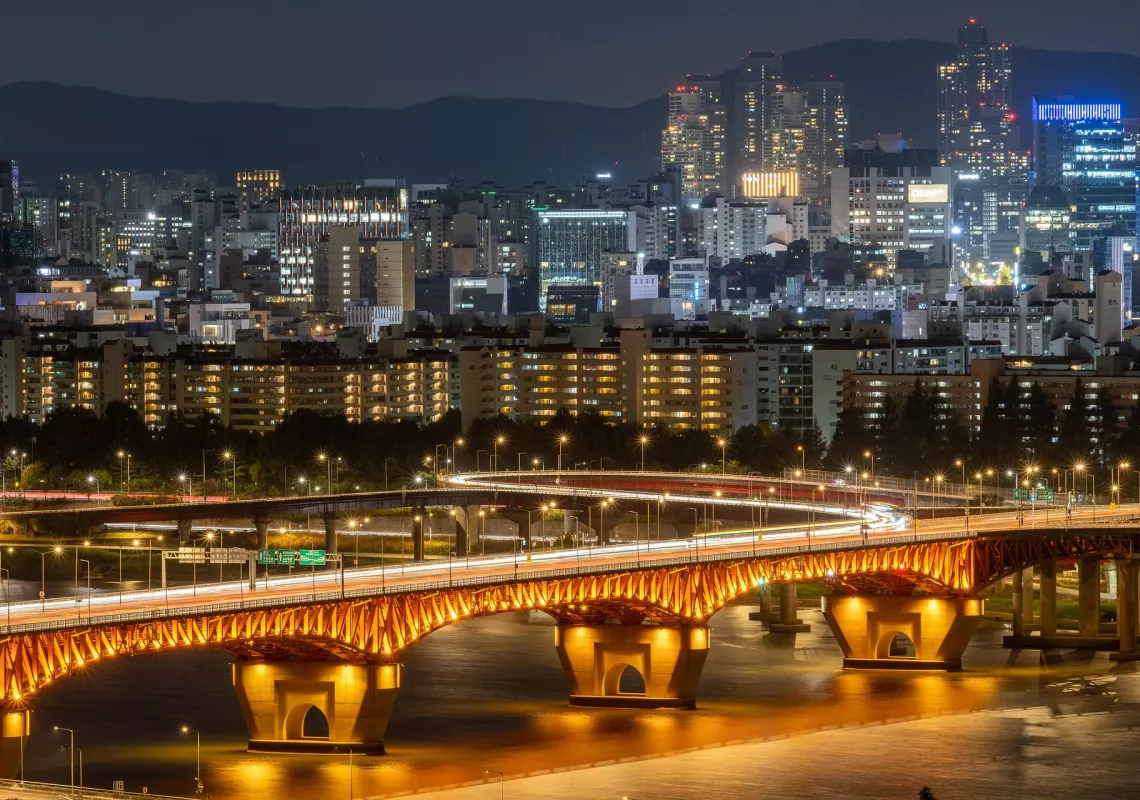 A night view of bridges in Seoul