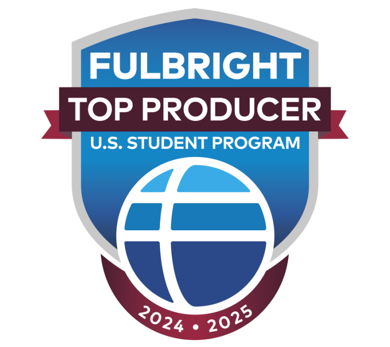 Badge designating Bryn Mawr as a top Fulbright producer